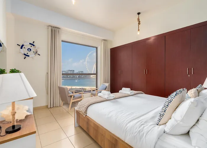 7 Beds / Jbr / Sea, Jbr Beach And Ain Dubai Views / 3 Min Walk From Jbr Beach / Large Groups And Families / Ideal Vacation Location