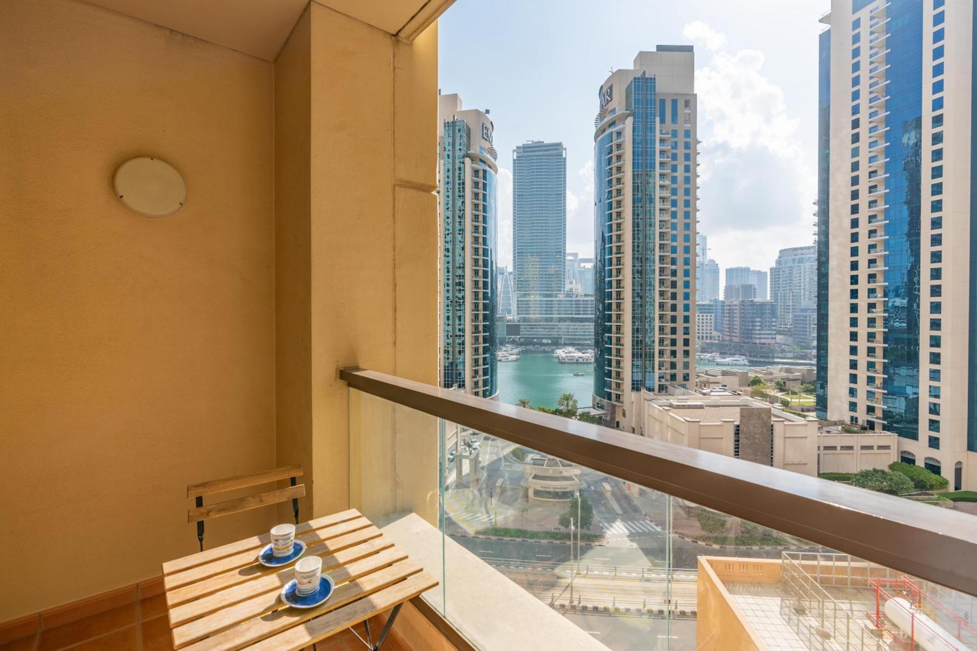 7 Beds / Jbr / Sea, Jbr And Ain Views / 3 Min Walk From Jbr / Large Groups And Families / Ideal Vacation Location * Dubaï