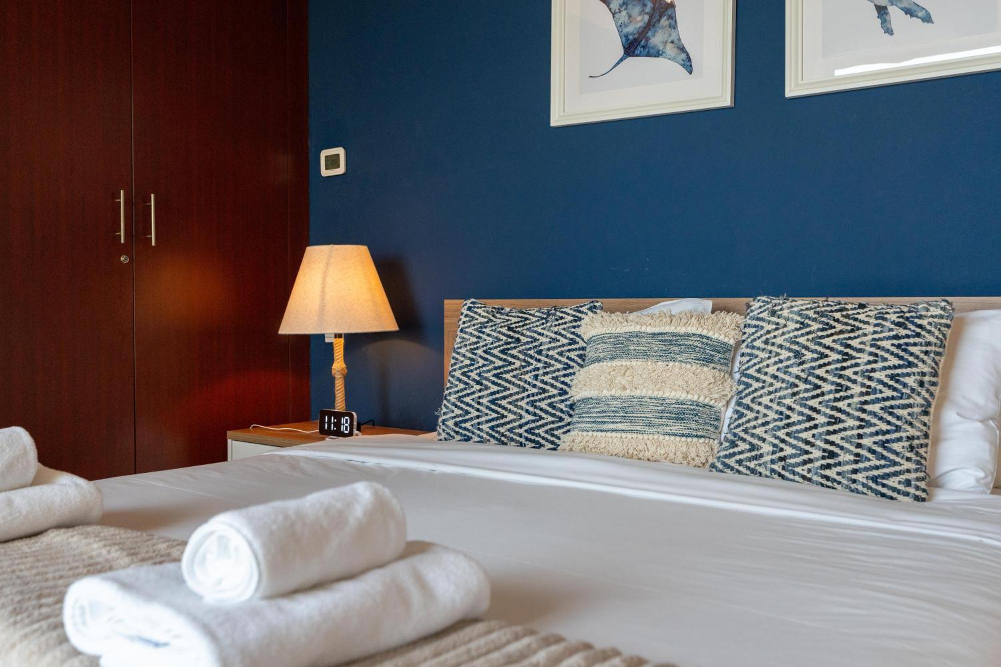 Appartement 7 Beds / Jbr / Sea, Jbr And Ain Views / 3 Min Walk From Jbr / Large Groups And Families / Ideal Vacation Location Dubaï