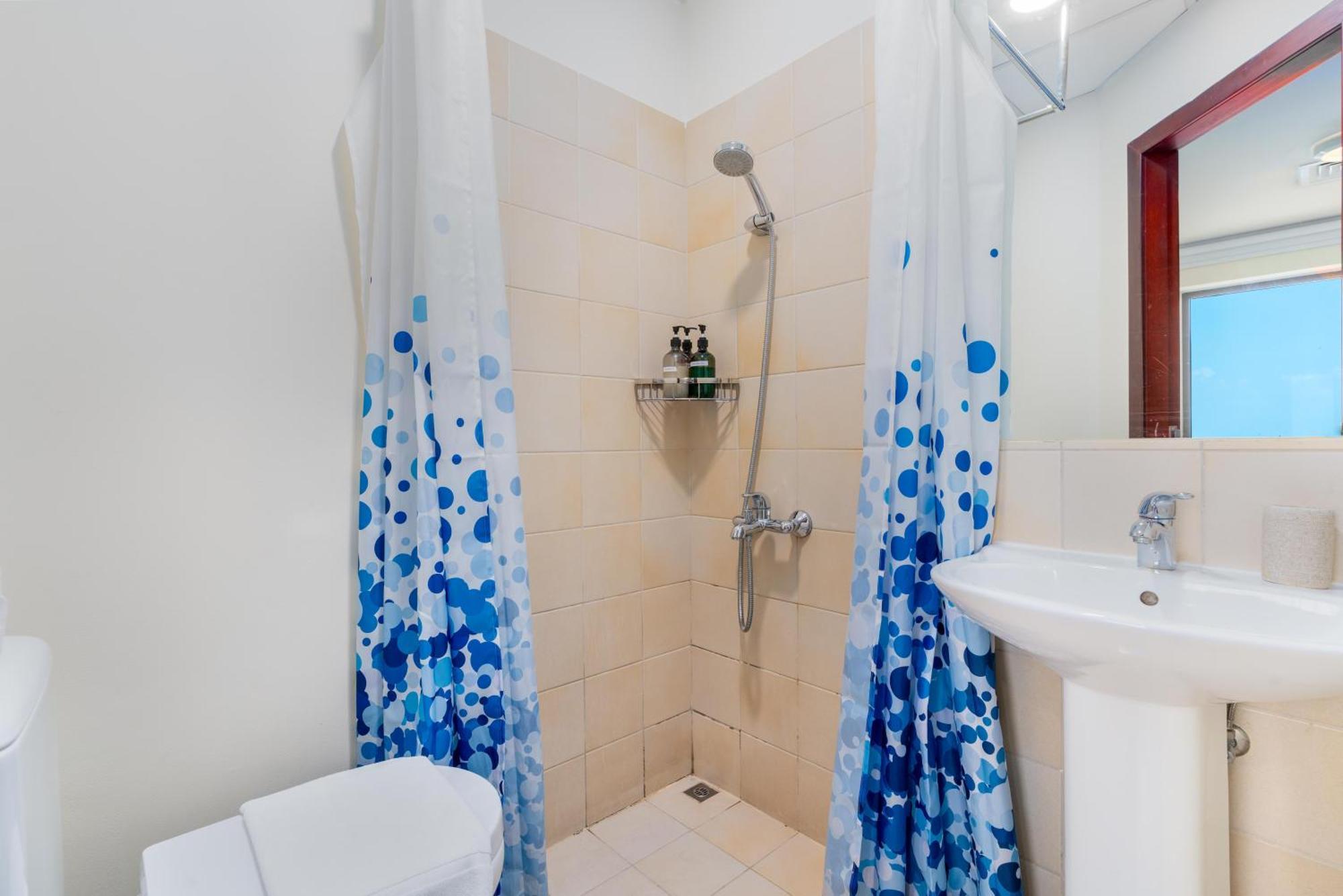 Appartement 7 Beds / Jbr / Sea, Jbr And Ain Views / 3 Min Walk From Jbr / Large Groups And Families / Ideal Vacation Location Dubaï
