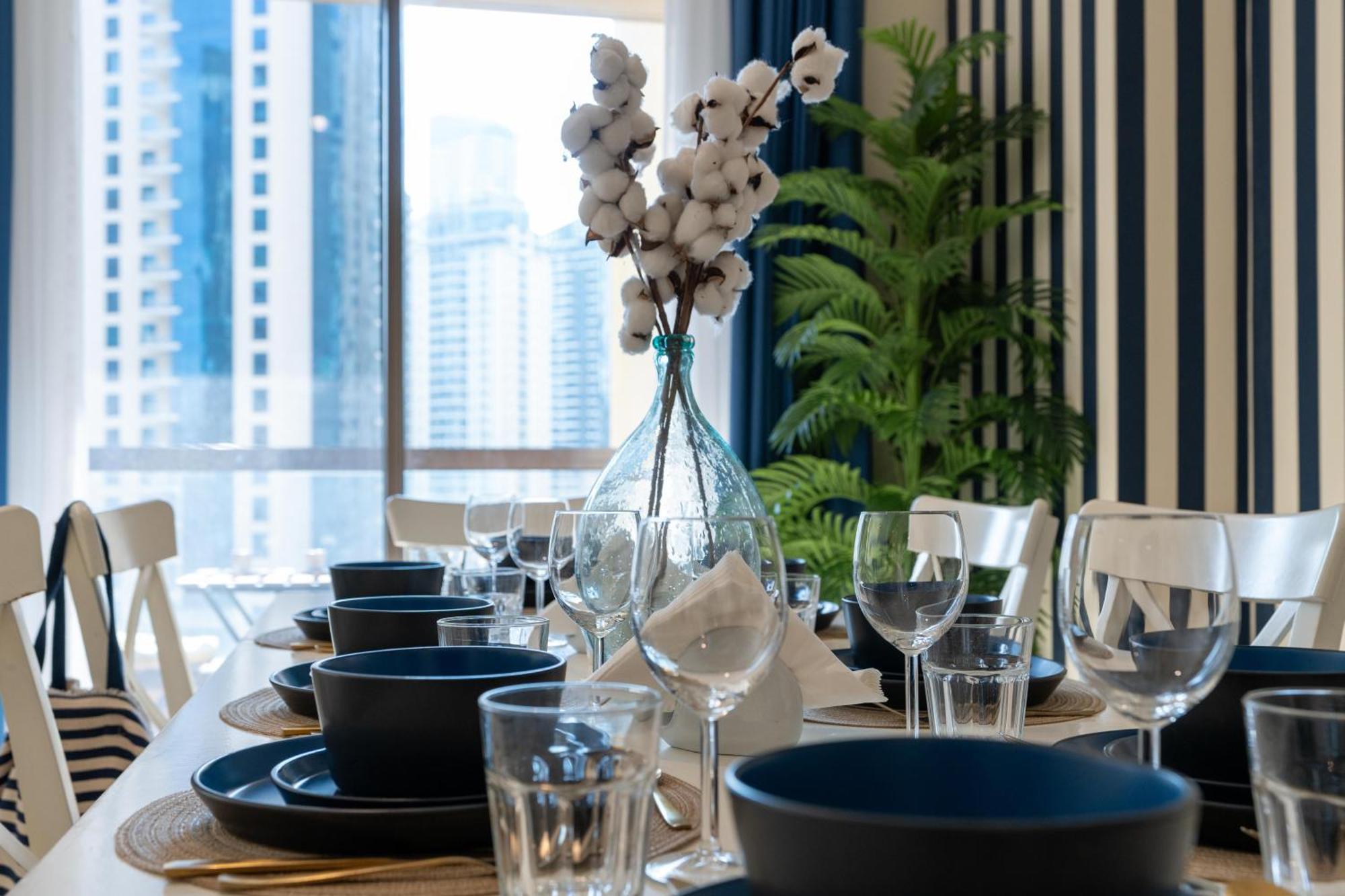Appartement 7 Beds / Jbr / Sea, Jbr And Ain Views / 3 Min Walk From Jbr / Large Groups And Families / Ideal Vacation Location *