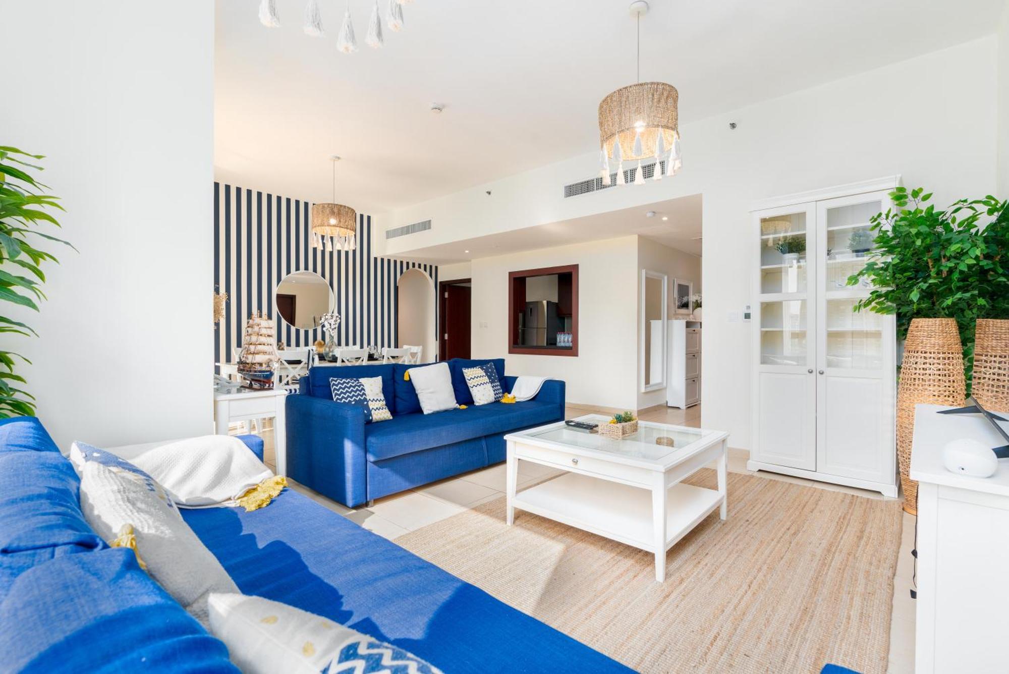 7 Beds / Jbr / Sea, Jbr And Ain Views / 3 Min Walk From Jbr / Large Groups And Families / Ideal Vacation Location * Dubaï